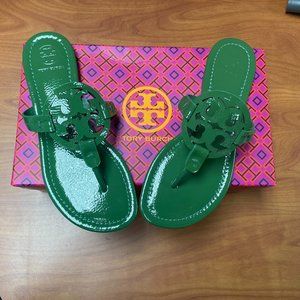 *NEW* Tory Burch Miller Arugula Green Textured Patent Leather Sandals Size 7